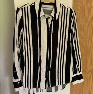 💜2 for $10💜 Bundle and save Mango Black and White Vertical Striped Shirt